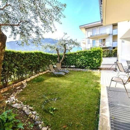 L&G Apartament Torbole Sul Garda Exterior photo
