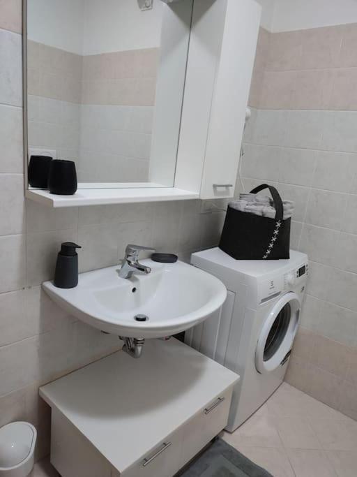 L&G Apartament Torbole Sul Garda Exterior photo